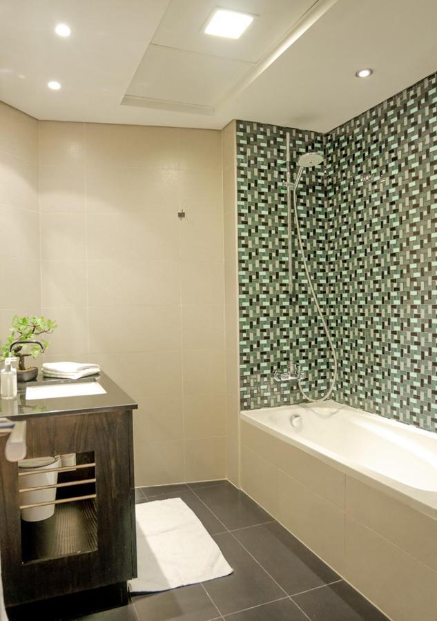 Nasma Luxury Stays - Cayan Tower Dubai Eksteriør bilde